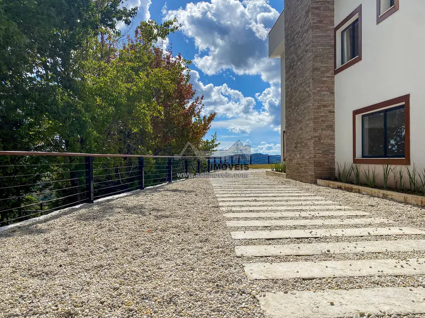 Foto 3 de Casa com 7 quartos à venda, 1320m2 em Campos Do Jordao - SP