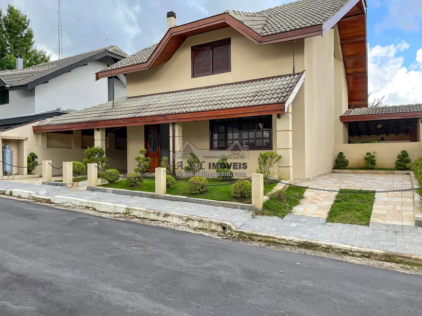 Foto 1 de Casa de Condomínio com 3 quartos à venda, 250m2 em Campos Do Jordao - SP