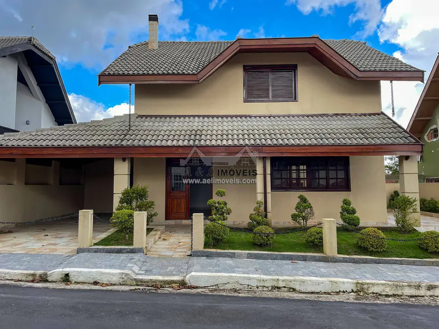 Foto 2 de Casa de Condomínio com 3 quartos à venda, 250m2 em Campos Do Jordao - SP