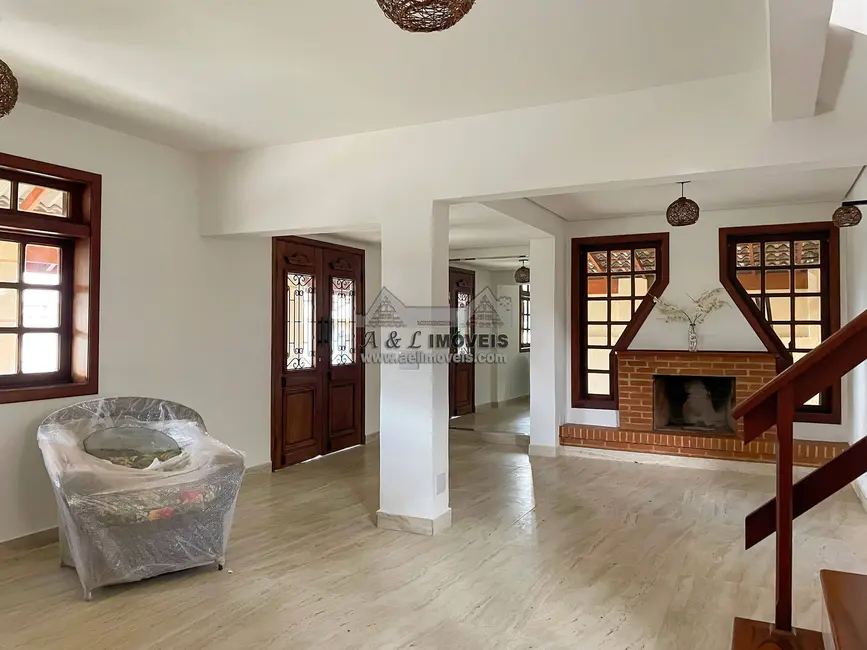 Foto 6 de Casa de Condomínio com 3 quartos à venda, 250m2 em Campos Do Jordao - SP