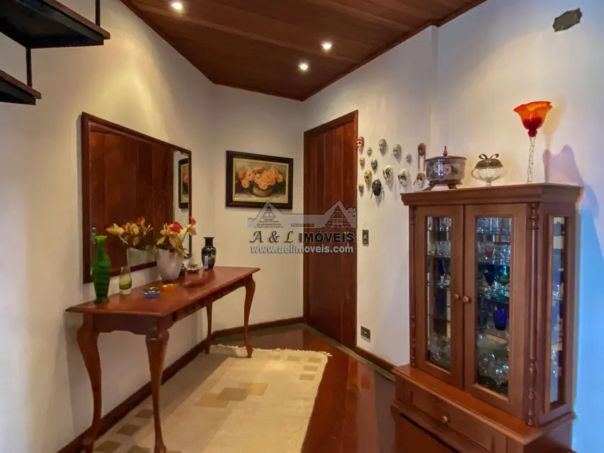 Foto 5 de Apartamento com 3 quartos à venda, 229m2 em Campos Do Jordao - SP