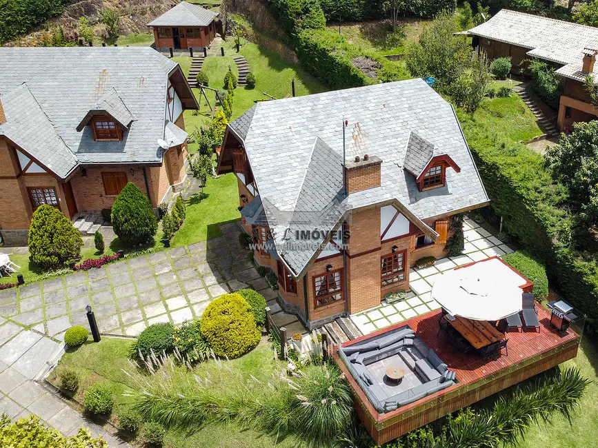 Foto 1 de Casa de Condomínio com 4 quartos à venda, 162m2 em Campos Do Jordao - SP