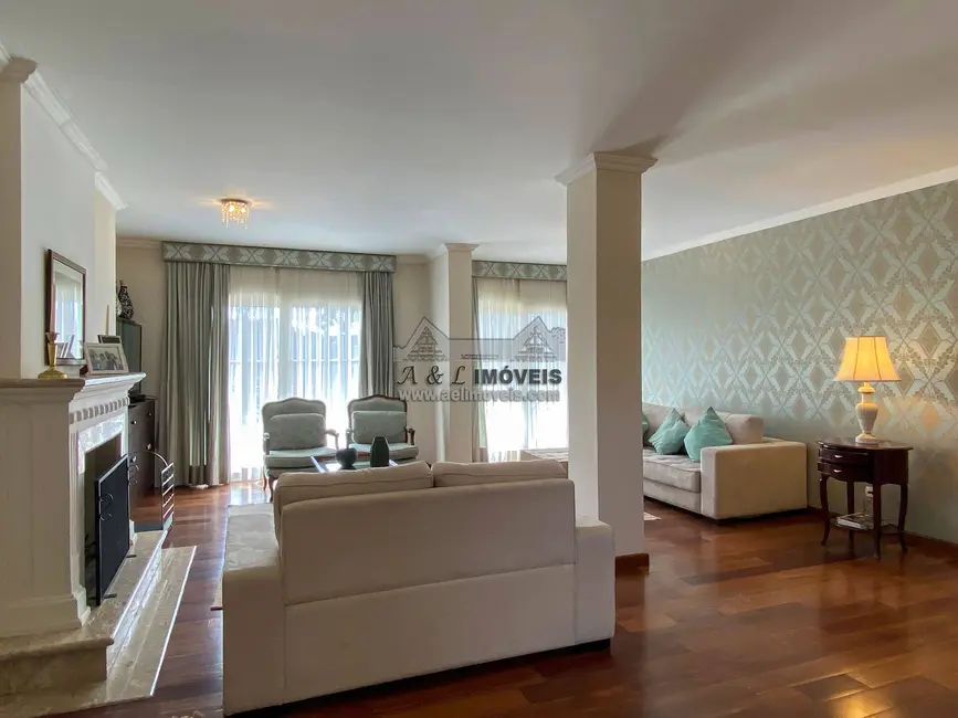 Apartamento com 3 quartos à venda, 176m2 em Campos Do Jordao - SP - imagem 1 Foto 1 de Apartamento com 3 quartos à venda, 176m2 em Campos Do Jordao - SP