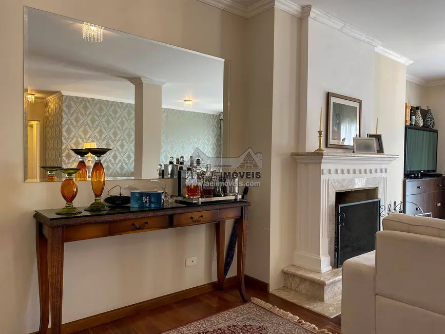 Apartamento com 3 quartos à venda, 176m2 em Campos Do Jordao - SP - imagem 9 Foto 9 de Apartamento com 3 quartos à venda, 176m2 em Campos Do Jordao - SP