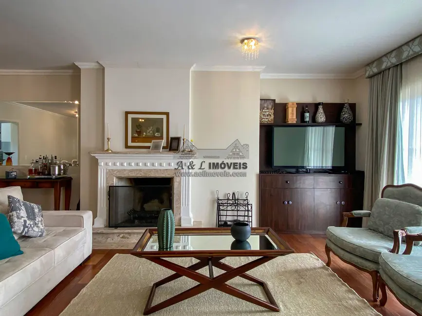 Apartamento com 3 quartos à venda, 176m2 em Campos Do Jordao - SP - imagem 7 Foto 7 de Apartamento com 3 quartos à venda, 176m2 em Campos Do Jordao - SP