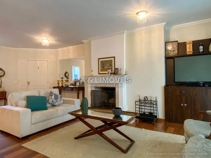 Apartamento com 3 quartos à venda, 176m2 em Campos Do Jordao - SP - imagem 8 Foto 8 de Apartamento com 3 quartos à venda, 176m2 em Campos Do Jordao - SP