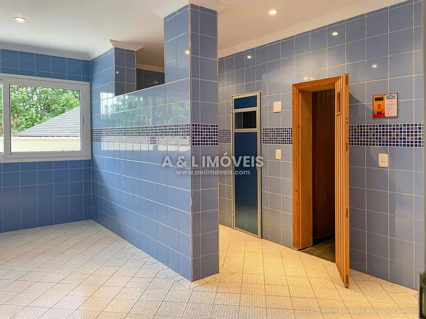 Apartamento com 3 quartos à venda, 176m2 em Campos Do Jordao - SP - imagem 3 Foto 3 de Apartamento com 3 quartos à venda, 176m2 em Campos Do Jordao - SP