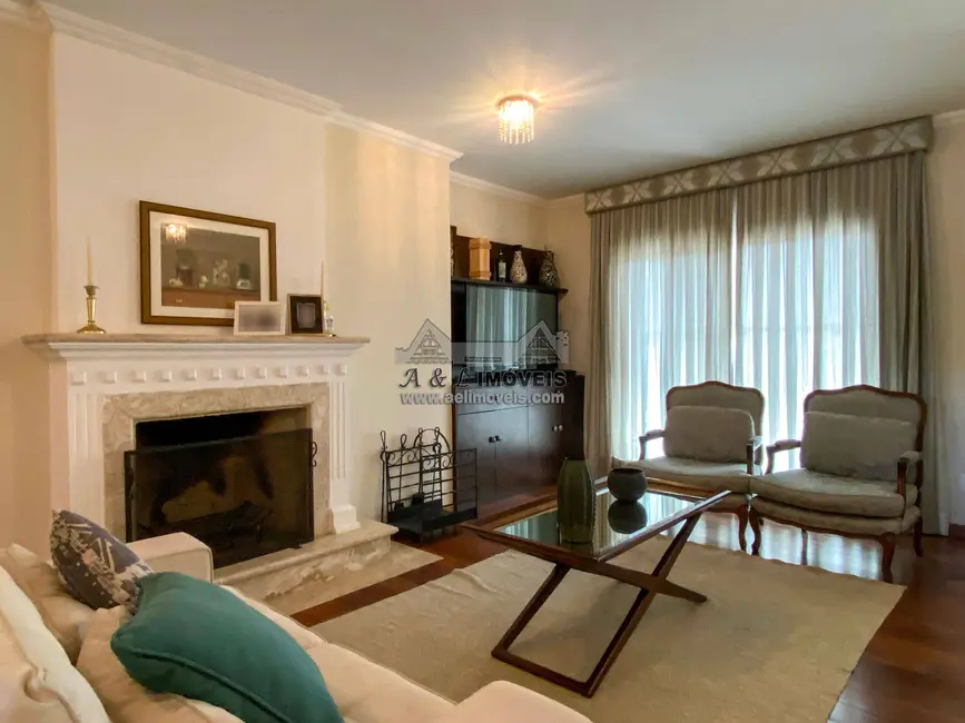 Apartamento com 3 quartos à venda, 176m2 em Campos Do Jordao - SP - imagem 3 Foto 3 de Apartamento com 3 quartos à venda, 176m2 em Campos Do Jordao - SP