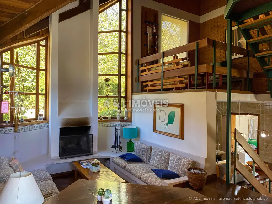 Casa de Condomínio com 3 quartos à venda, 133m2 em Campos Do Jordao - SP - imagem 1 Foto 1 de Casa de Condomínio com 3 quartos à venda, 133m2 em Campos Do Jordao - SP