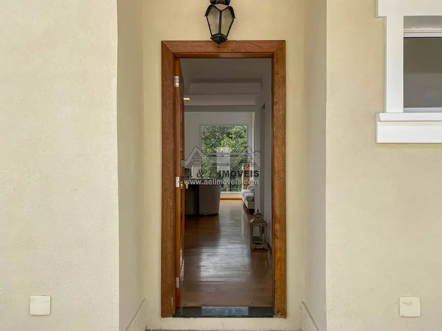 Foto 3 de Casa de Condomínio com 4 quartos à venda, 500m2 em Campos Do Jordao - SP