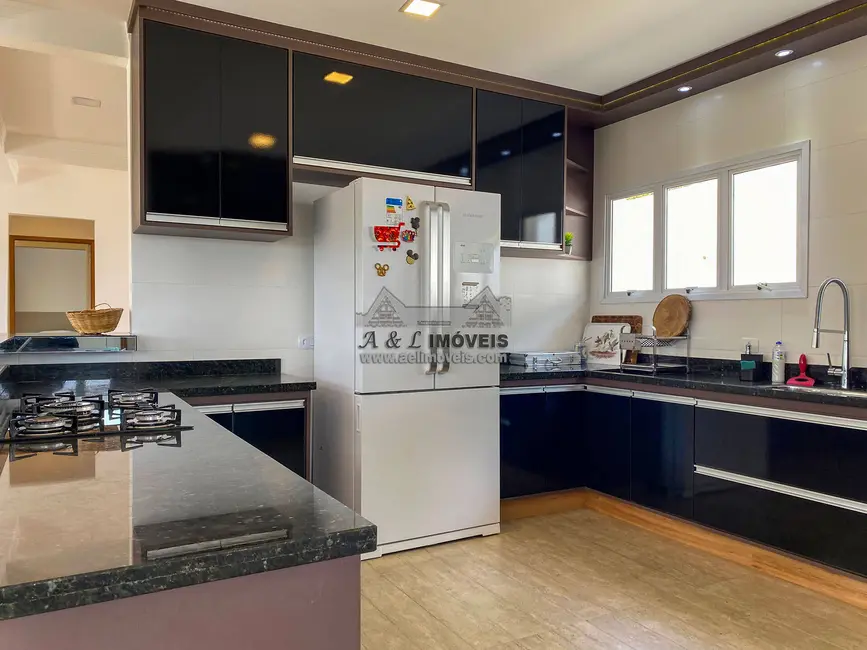 Foto 9 de Casa de Condomínio com 4 quartos à venda, 500m2 em Campos Do Jordao - SP