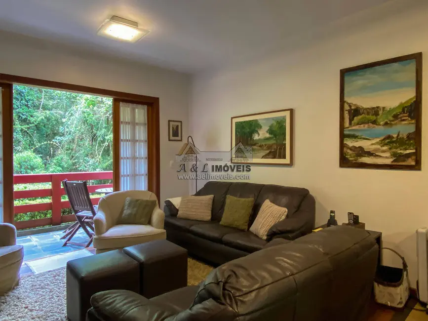 Apartamento com 3 quartos à venda, 104m2 em Campos Do Jordao - SP - imagem 3 Foto 3 de Apartamento com 3 quartos à venda, 104m2 em Campos Do Jordao - SP