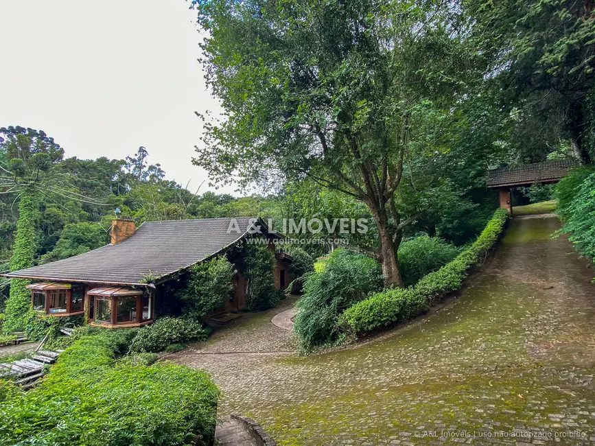 Casa com 6 quartos à venda, 950m2 em Campos Do Jordao - SP - imagem 4 Foto 4 de Casa com 6 quartos à venda, 950m2 em Campos Do Jordao - SP