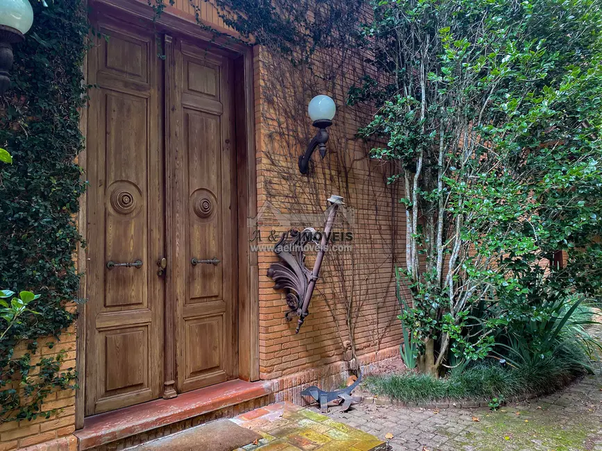 Foto 8 de Casa com 6 quartos à venda, 950m2 em Campos Do Jordao - SP