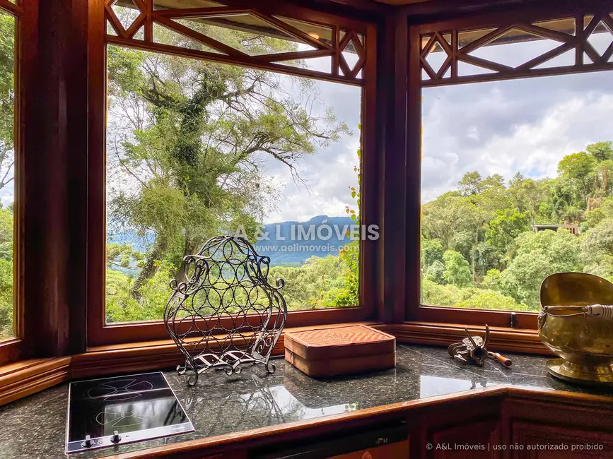 Casa com 6 quartos à venda, 950m2 em Campos Do Jordao - SP - imagem 9 Foto 9 de Casa com 6 quartos à venda, 950m2 em Campos Do Jordao - SP