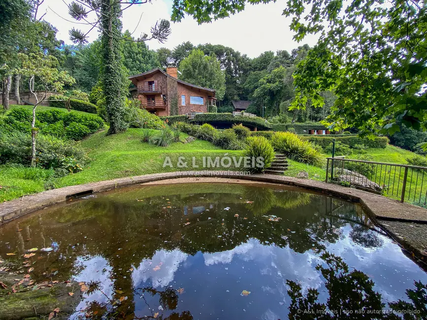 Casa com 6 quartos à venda, 950m2 em Campos Do Jordao - SP - imagem 2 Foto 2 de Casa com 6 quartos à venda, 950m2 em Campos Do Jordao - SP