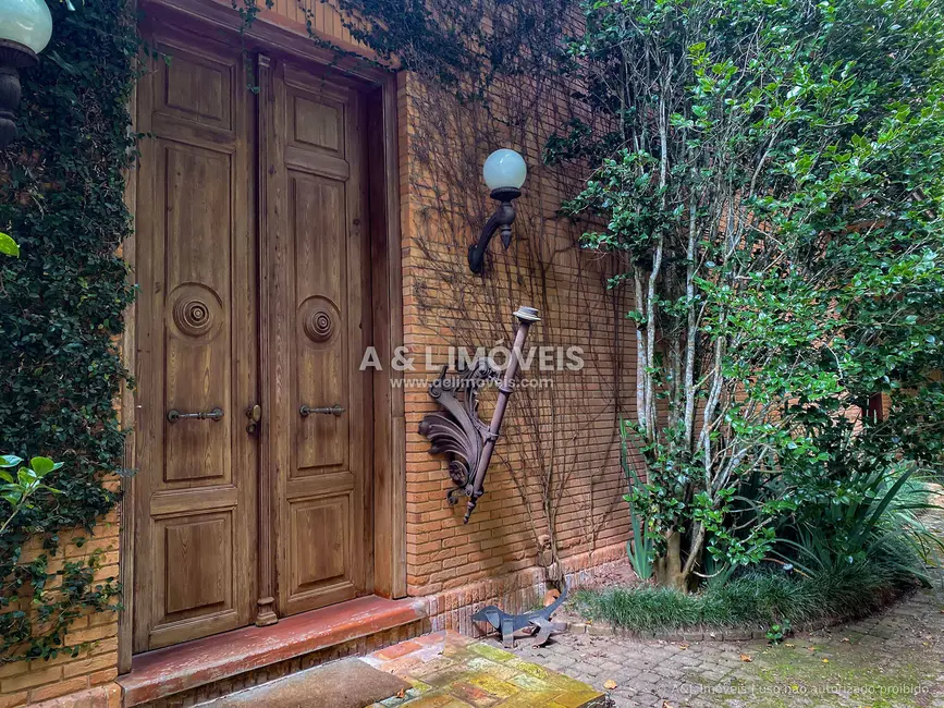 Casa com 6 quartos à venda, 950m2 em Campos Do Jordao - SP - imagem 5 Foto 5 de Casa com 6 quartos à venda, 950m2 em Campos Do Jordao - SP