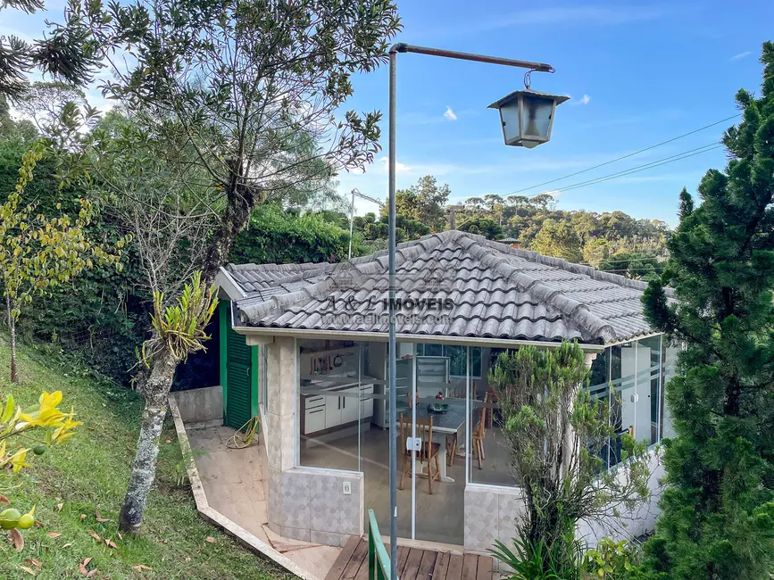 Foto 9 de Casa com 5 quartos à venda, 168m2 em Campos Do Jordao - SP