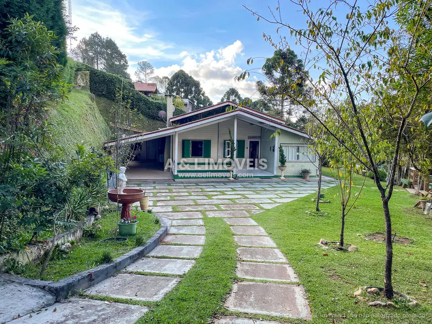Casa com 5 quartos à venda, 168m2 em Campos Do Jordao - SP - imagem 2 Foto 2 de Casa com 5 quartos à venda, 168m2 em Campos Do Jordao - SP