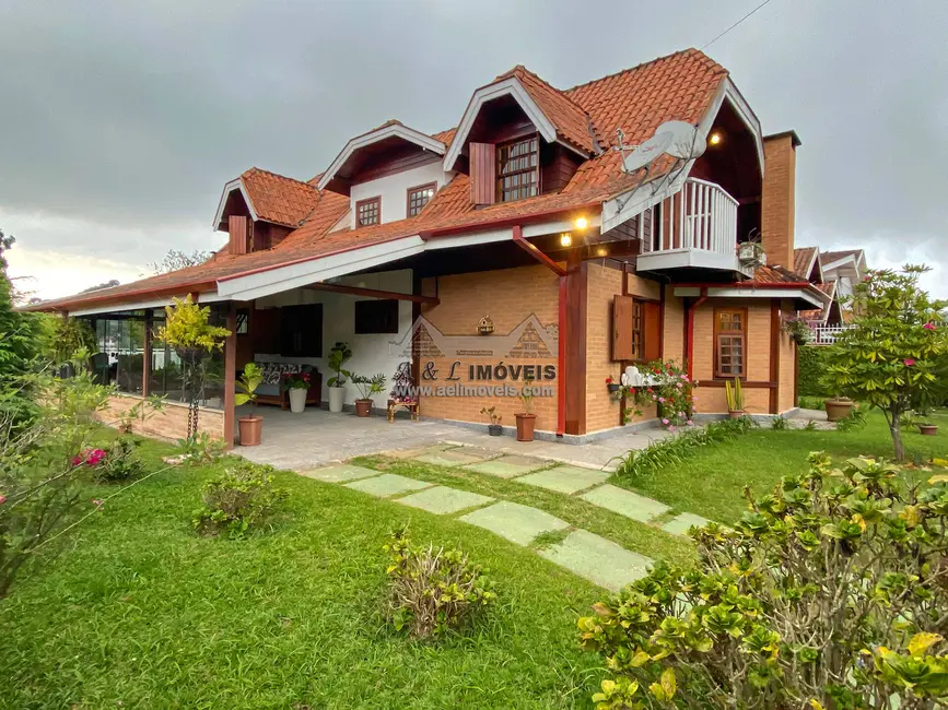 Foto 2 de Casa com 4 quartos à venda, 257m2 em Campos Do Jordao - SP