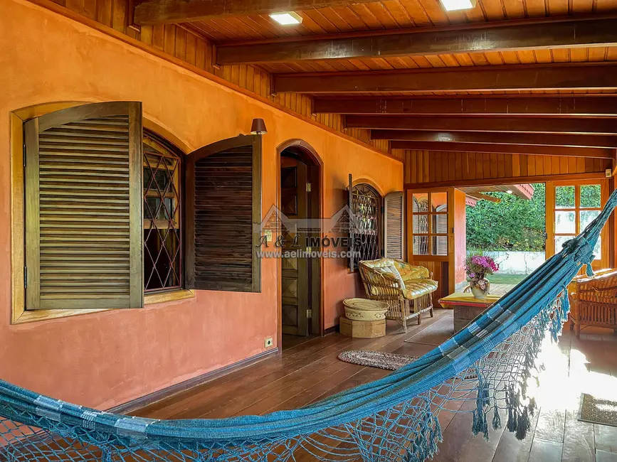 Foto 6 de Casa com 3 quartos à venda, 260m2 em Campos Do Jordao - SP