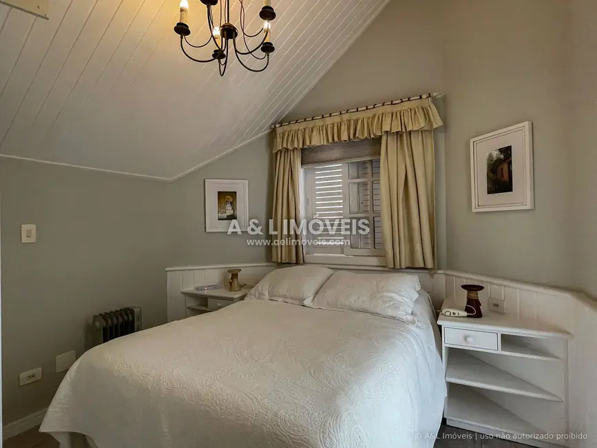 Foto 9 de Casa de Condomínio com 4 quartos à venda, 262m2 em Campos Do Jordao - SP