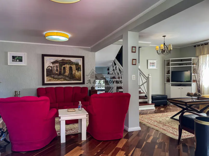 Foto 4 de Casa de Condomínio com 4 quartos à venda, 262m2 em Campos Do Jordao - SP