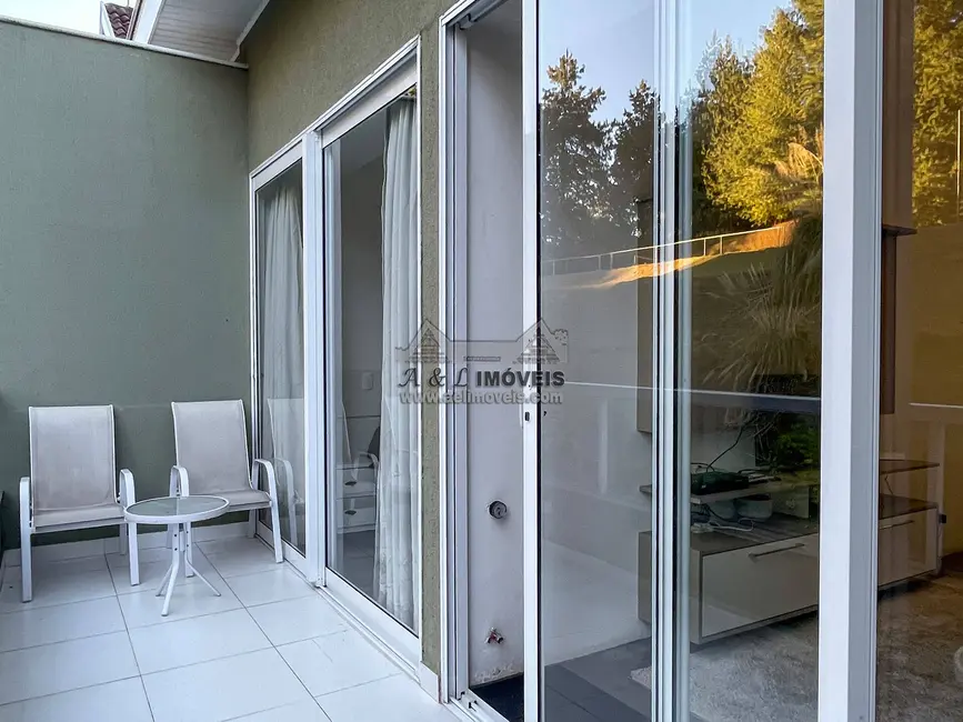 Foto 3 de Apartamento com 2 quartos à venda, 88m2 em Campos Do Jordao - SP