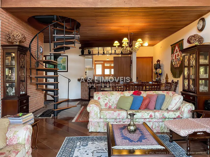 Apartamento com 5 quartos à venda, 178m2 em Campos Do Jordao - SP - imagem 8 Foto 8 de Apartamento com 5 quartos à venda, 178m2 em Campos Do Jordao - SP
