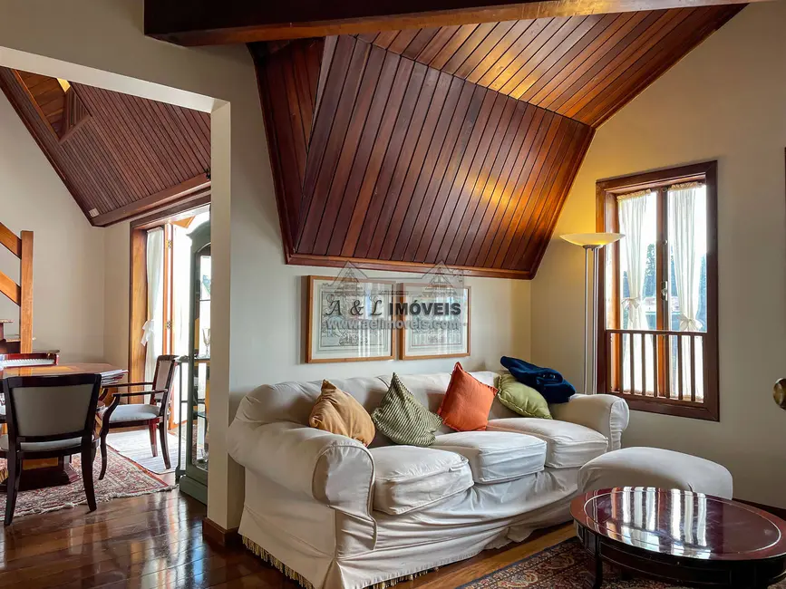 Foto 3 de Apartamento com 4 quartos à venda, 180m2 em Campos Do Jordao - SP