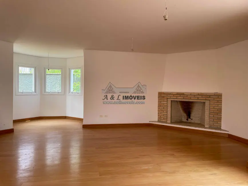 Foto 8 de Casa de Condomínio com 4 quartos à venda, 322m2 em Campos Do Jordao - SP