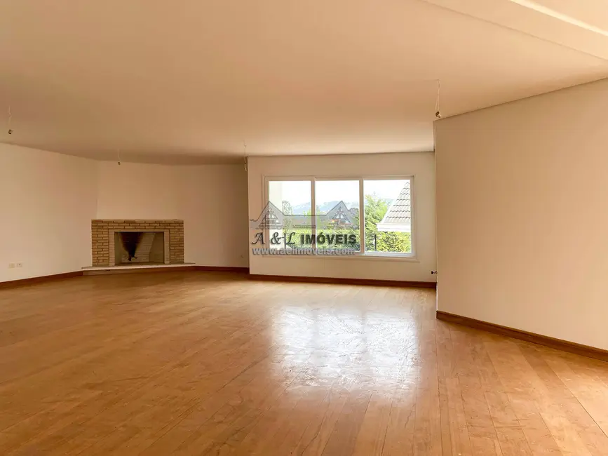 Foto 7 de Casa de Condomínio com 4 quartos à venda, 322m2 em Campos Do Jordao - SP