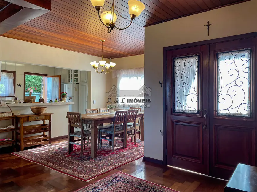 Foto 6 de Casa de Condomínio com 4 quartos à venda, 165m2 em Campos Do Jordao - SP