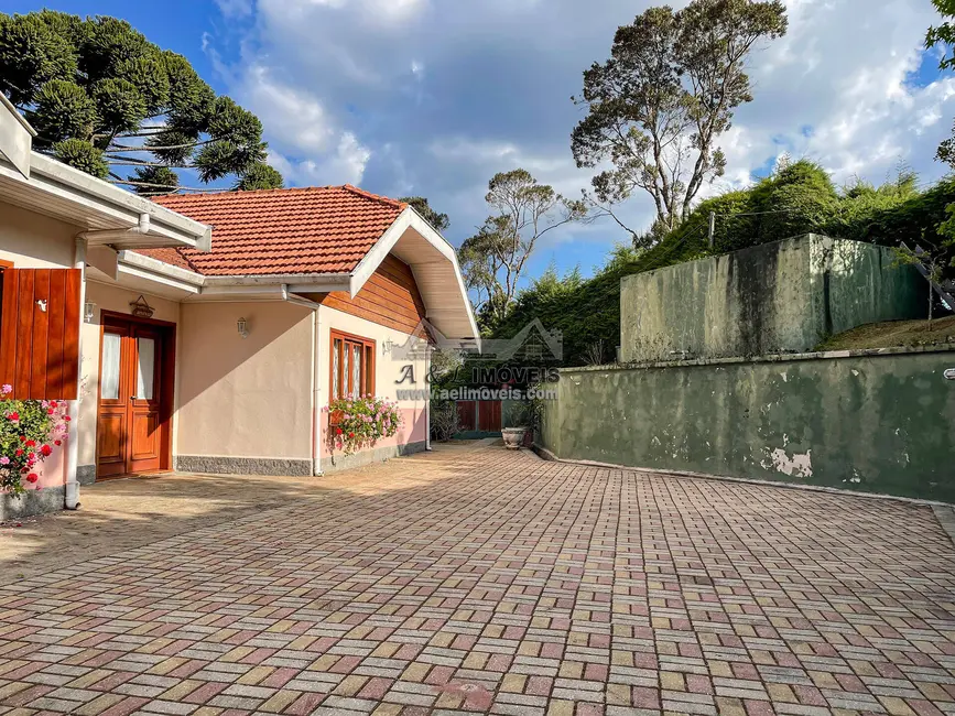 Foto 3 de Casa de Condomínio com 4 quartos à venda, 165m2 em Campos Do Jordao - SP