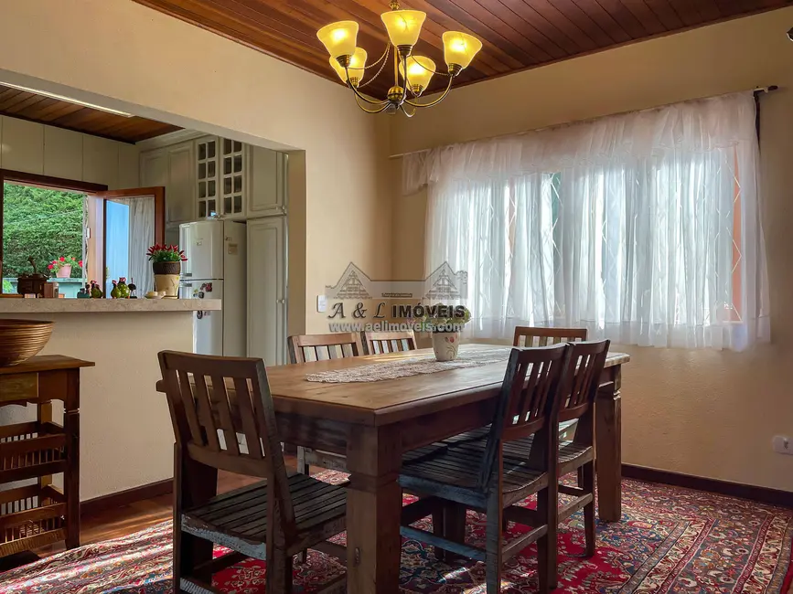 Foto 7 de Casa de Condomínio com 4 quartos à venda, 165m2 em Campos Do Jordao - SP