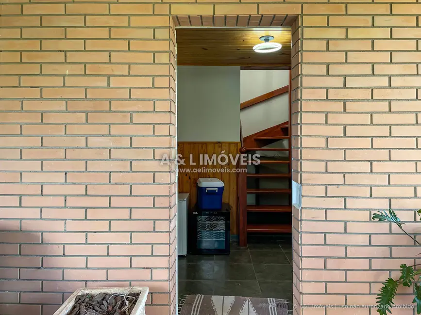 Casa de Condomínio com 4 quartos à venda, 100m2 em Campos Do Jordao - SP - imagem 6 Foto 6 de Casa de Condomínio com 4 quartos à venda, 100m2 em Campos Do Jordao - SP