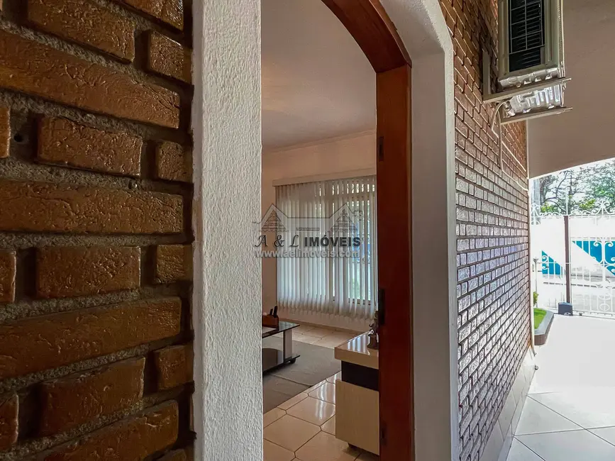 Foto 4 de Casa com 3 quartos à venda, 160m2 em Jardim Independência, Taubate - SP