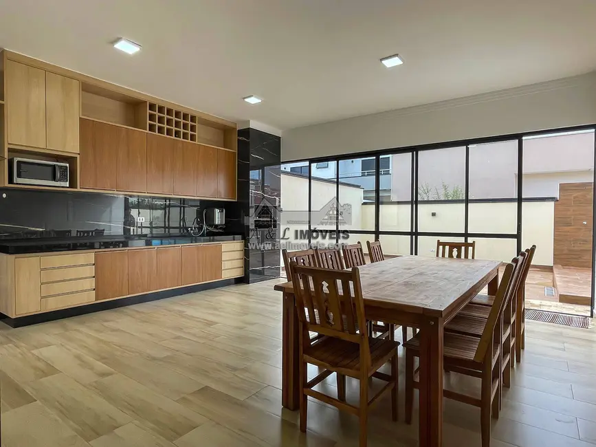 Foto 5 de Casa de Condomínio com 3 quartos à venda, 220m2 em Parque São Cristóvão, Taubate - SP