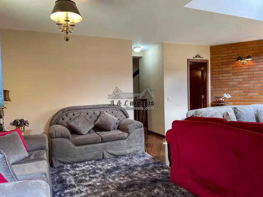 Foto 7 de Casa de Condomínio com 4 quartos à venda, 207m2 em Campos Do Jordao - SP