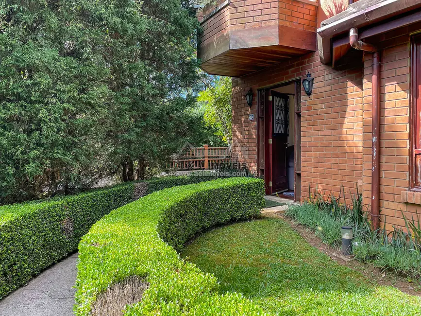 Foto 6 de Casa de Condomínio com 4 quartos à venda, 207m2 em Campos Do Jordao - SP