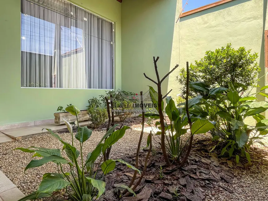 Foto 4 de Casa com 2 quartos à venda, 153m2 em Tremembe - SP
