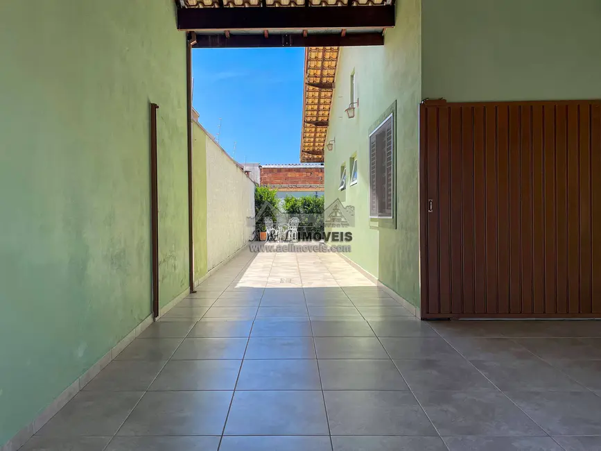 Foto 3 de Casa com 2 quartos à venda, 153m2 em Tremembe - SP