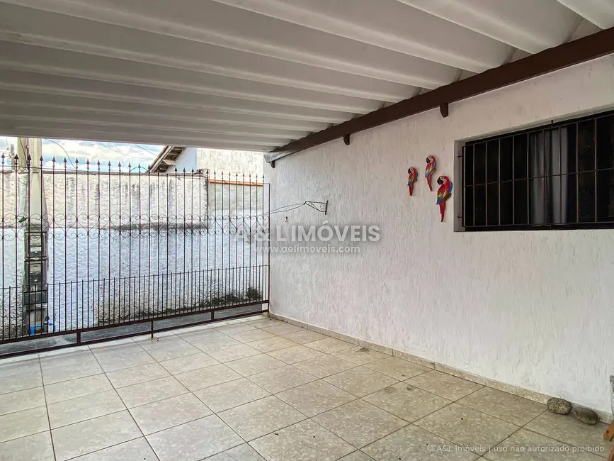 Foto 1 de Casa com 5 quartos à venda, 228m2 em Chácara do Visconde, Taubate - SP