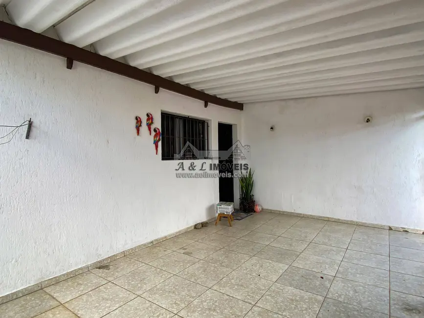 Foto 2 de Casa com 5 quartos à venda, 228m2 em Chácara do Visconde, Taubate - SP