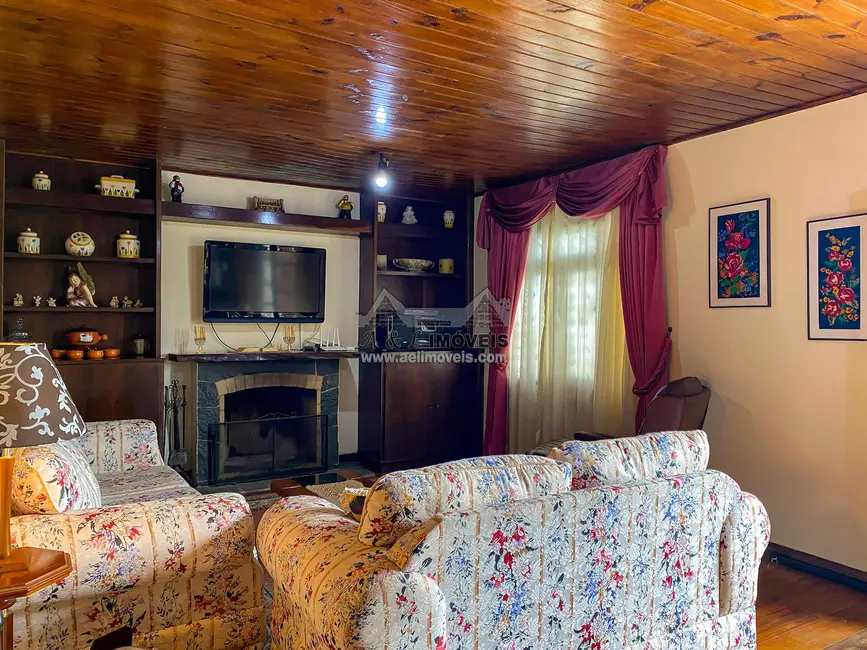 Apartamento com 3 quartos à venda, 106m2 em Campos Do Jordao - SP - imagem 2 Foto 2 de Apartamento com 3 quartos à venda, 106m2 em Campos Do Jordao - SP