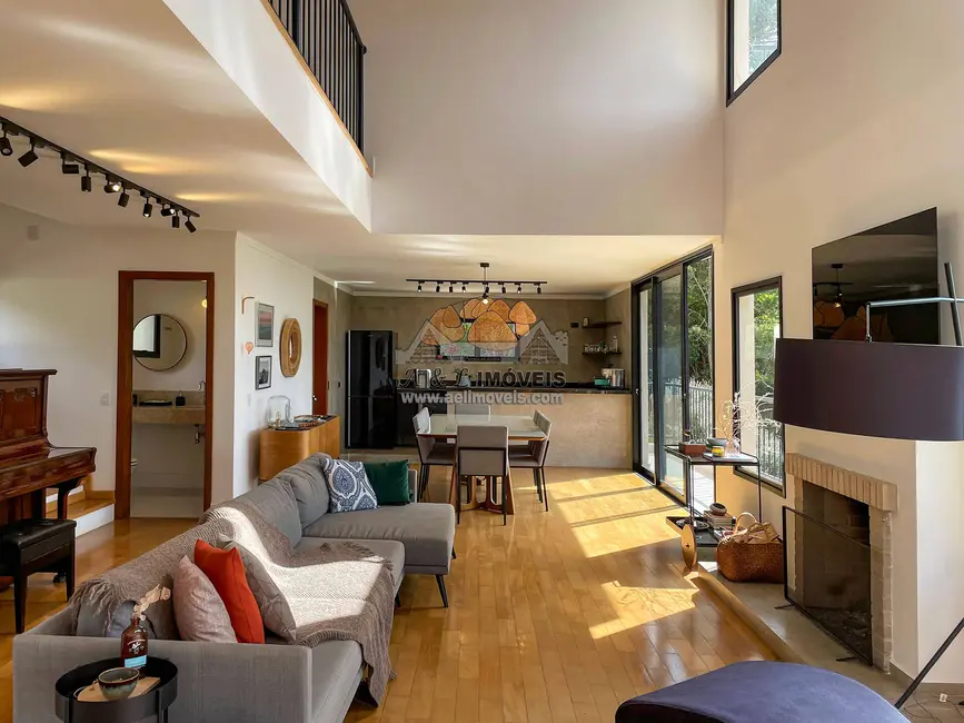 Foto 1 de Casa de Condomínio com 4 quartos à venda, 257m2 em Campos Do Jordao - SP