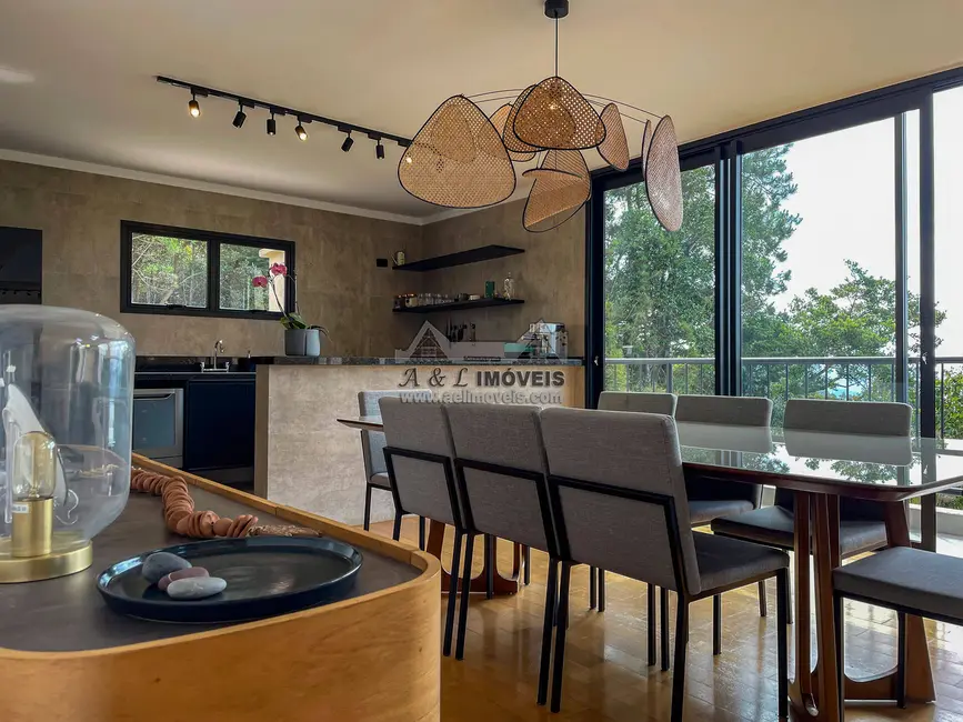 Foto 9 de Casa de Condomínio com 4 quartos à venda, 257m2 em Campos Do Jordao - SP