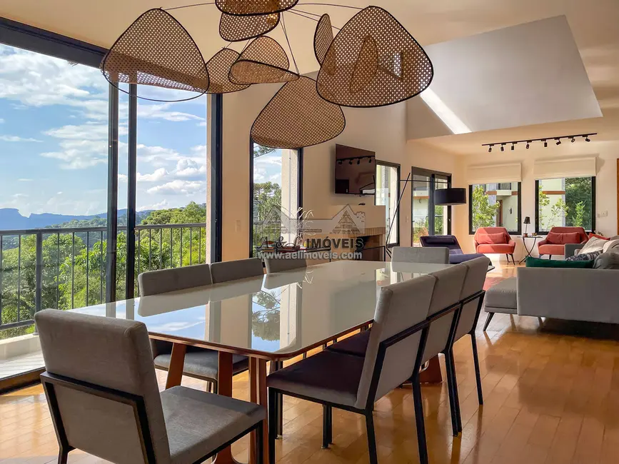 Foto 9 de Casa de Condomínio com 4 quartos à venda, 257m2 em Campos Do Jordao - SP