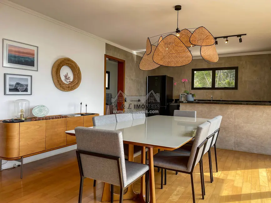 Foto 8 de Casa de Condomínio com 4 quartos à venda, 257m2 em Campos Do Jordao - SP