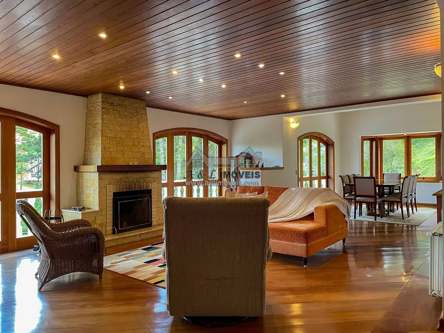 Foto 4 de Casa com 3 quartos à venda, 288m2 em Campos Do Jordao - SP